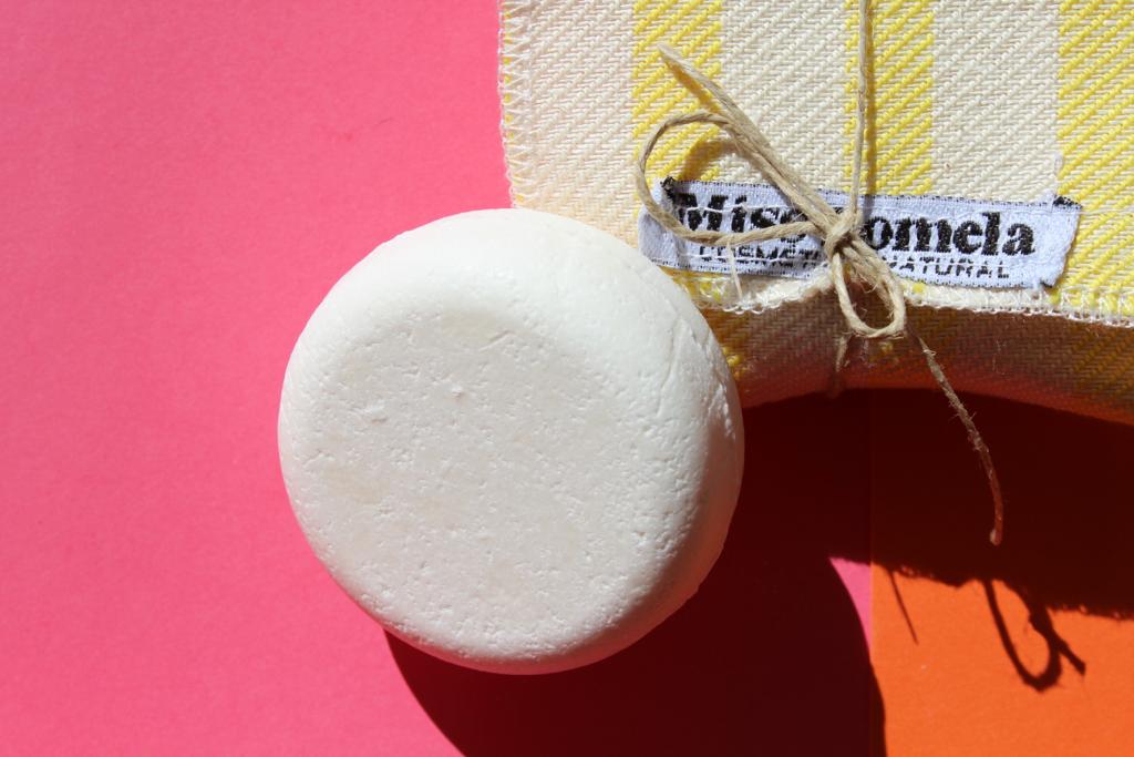 Champú Sólido Arcilla Blanca, Jojoba y Pomelo-BluesBlu